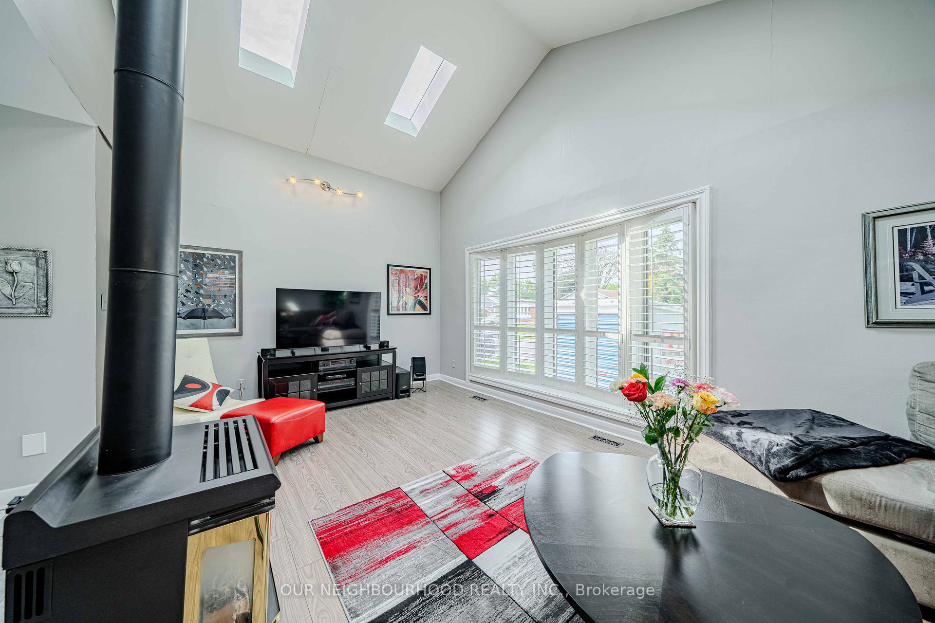 Photo 10 of 15 Penetang Crescent, Scarborough, Bendale — HOMEH
