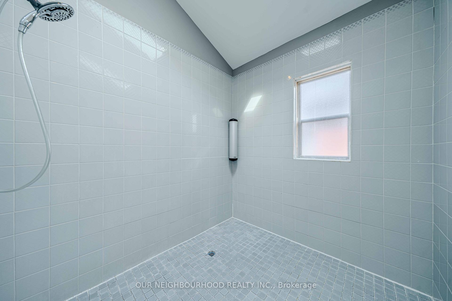 Photo 21 of 15 Penetang Crescent, Scarborough, Bendale — HOMEH