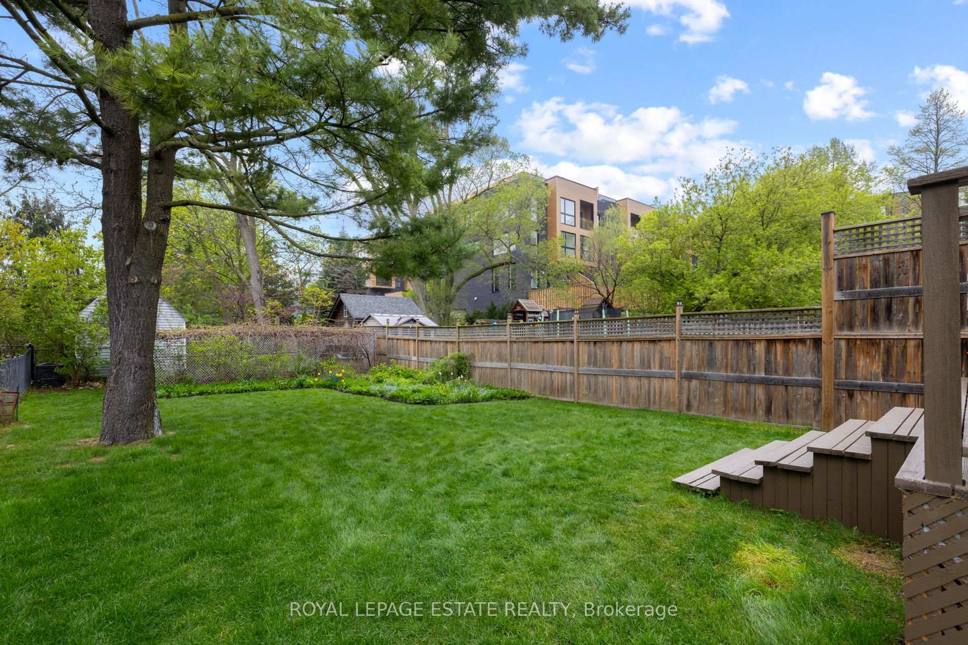 Photo 22 of 56 Harding Boulevard, Scarborough, Birchcliffe-Cliffside — HOMEH