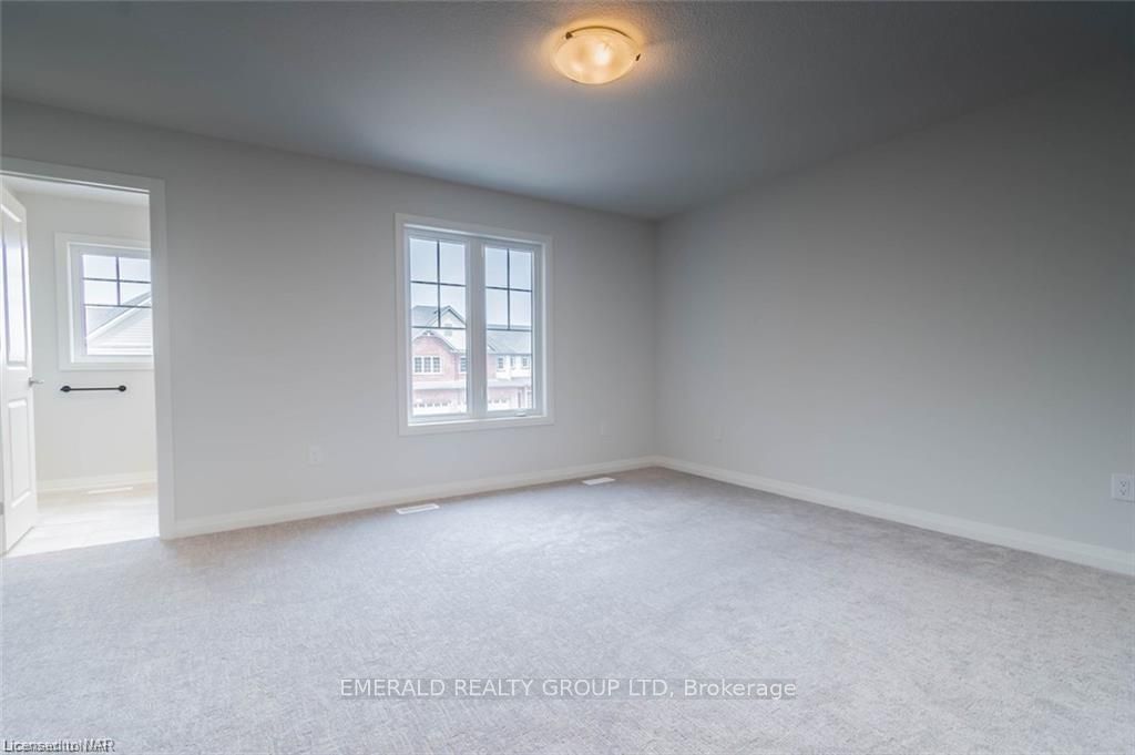 Photo 7 of 92 Bur Oak Drive, Thorold, Confederation Heights — HOMEH