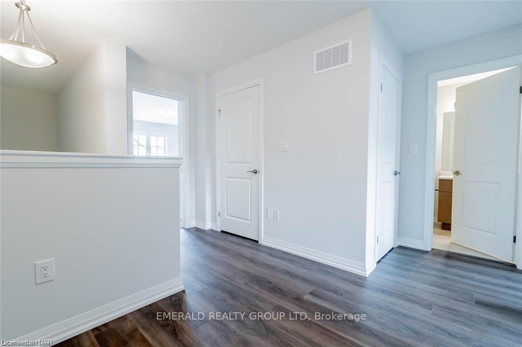 Photo 12 of 92 Bur Oak Drive, Thorold, Confederation Heights — HOMEH