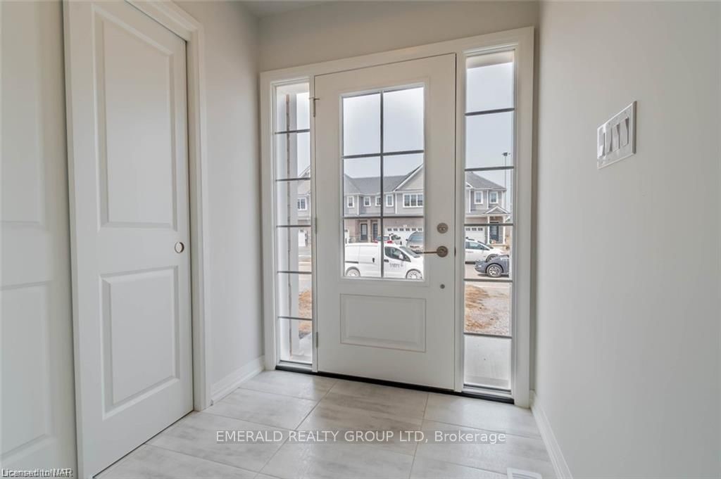 Photo 16 of 92 Bur Oak Drive, Thorold, Confederation Heights — HOMEH
