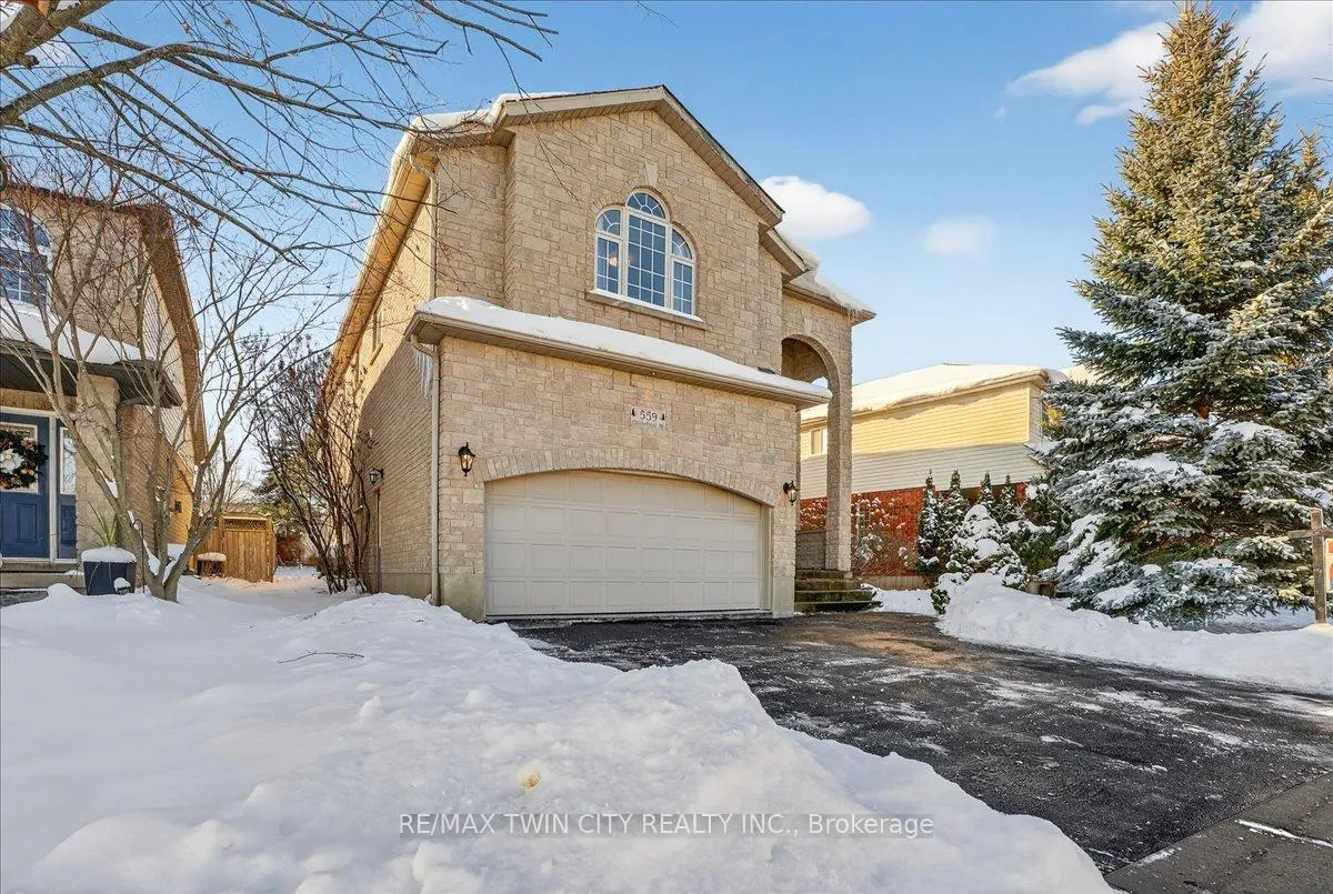 Photo 3 of 559 Chesapeake Drive, Waterloo — HOMEH