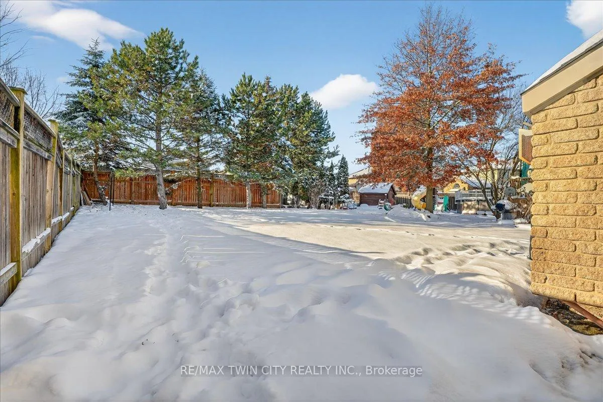 Photo 6 of 559 Chesapeake Drive, Waterloo — HOMEH