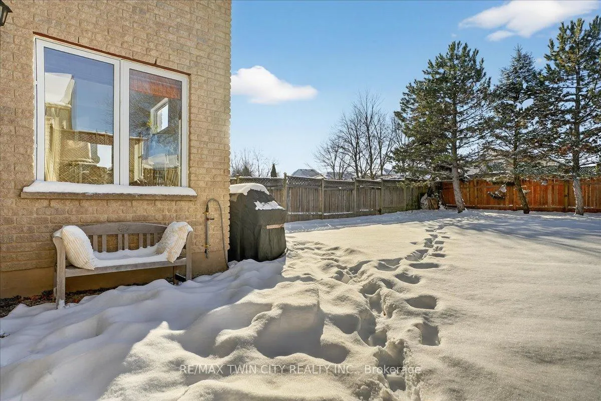 Photo 9 of 559 Chesapeake Drive, Waterloo — HOMEH