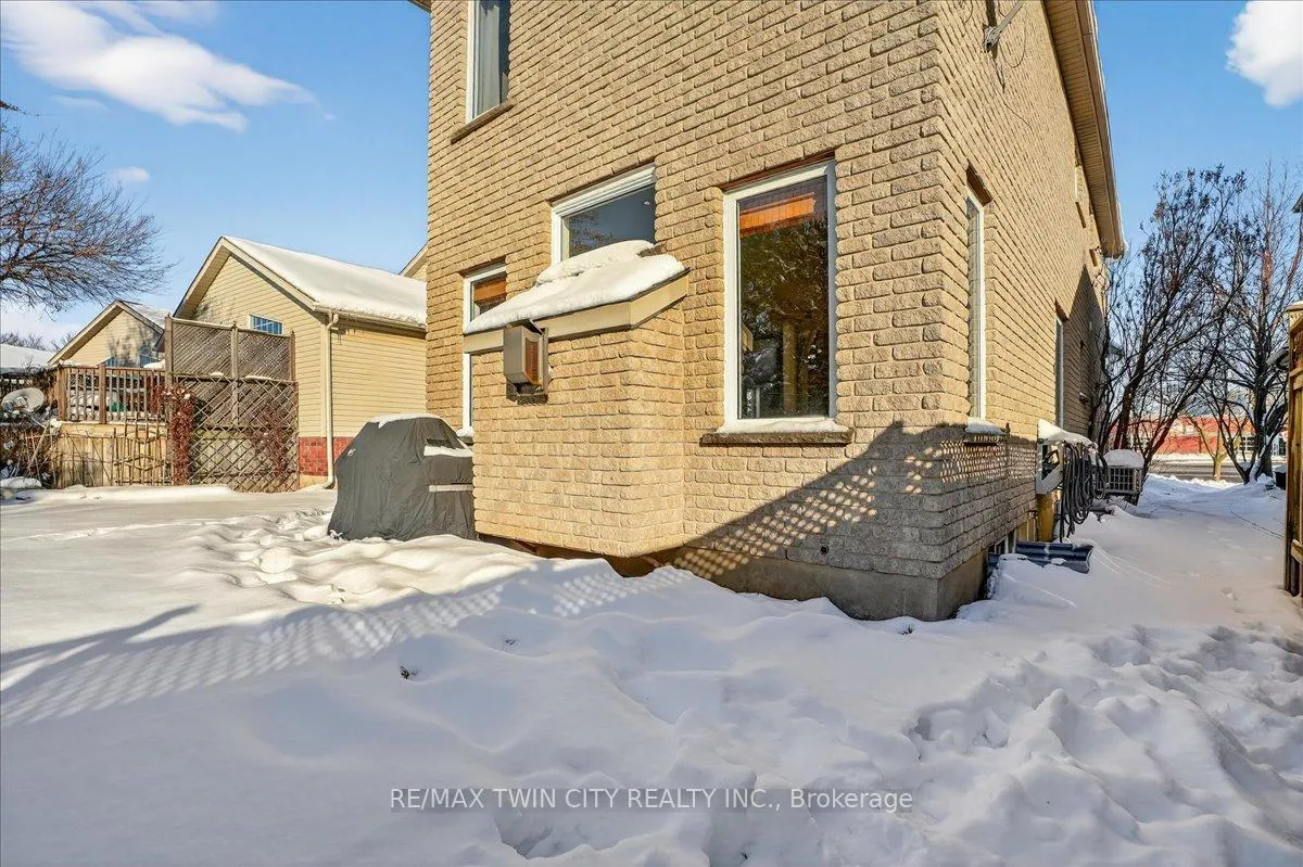 Photo 10 of 559 Chesapeake Drive, Waterloo — HOMEH