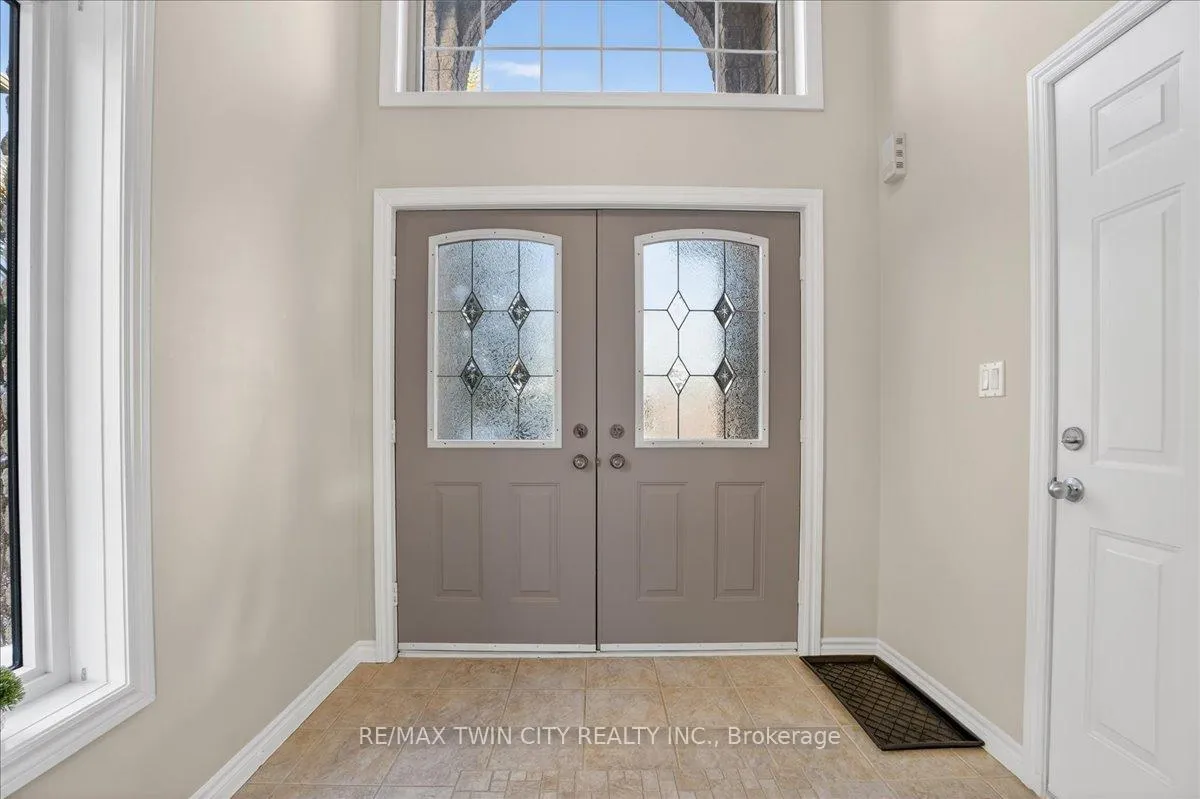 Photo 11 of 559 Chesapeake Drive, Waterloo — HOMEH