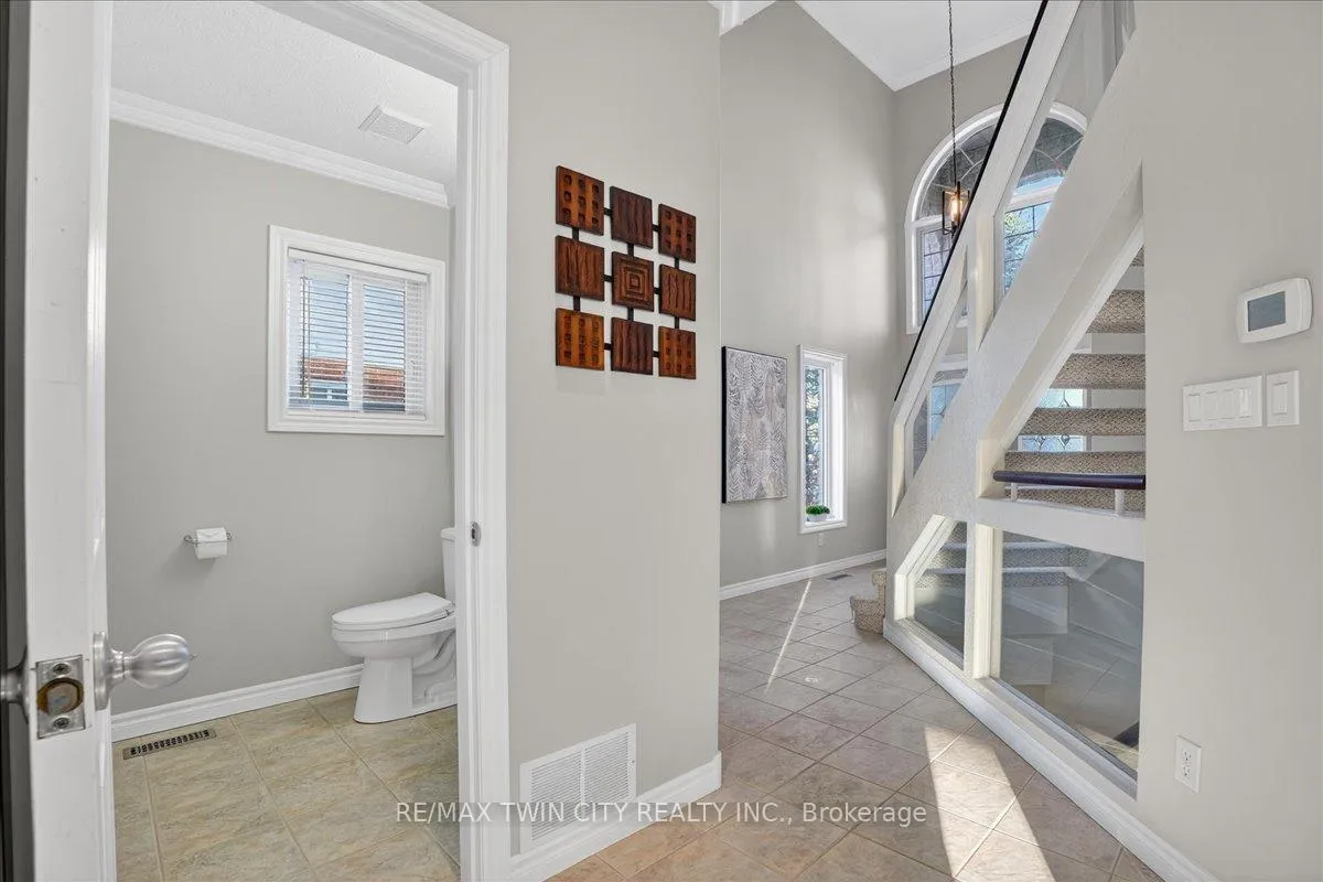 Photo 14 of 559 Chesapeake Drive, Waterloo — HOMEH