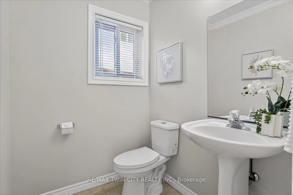Photo 15 of 559 Chesapeake Drive, Waterloo — HOMEH