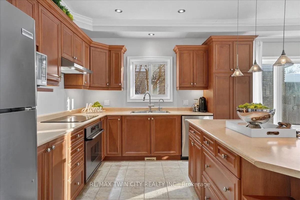 Photo 17 of 559 Chesapeake Drive, Waterloo — HOMEH