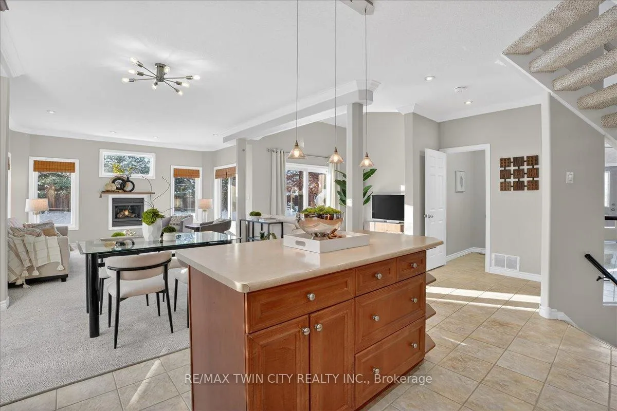 Photo 20 of 559 Chesapeake Drive, Waterloo — HOMEH