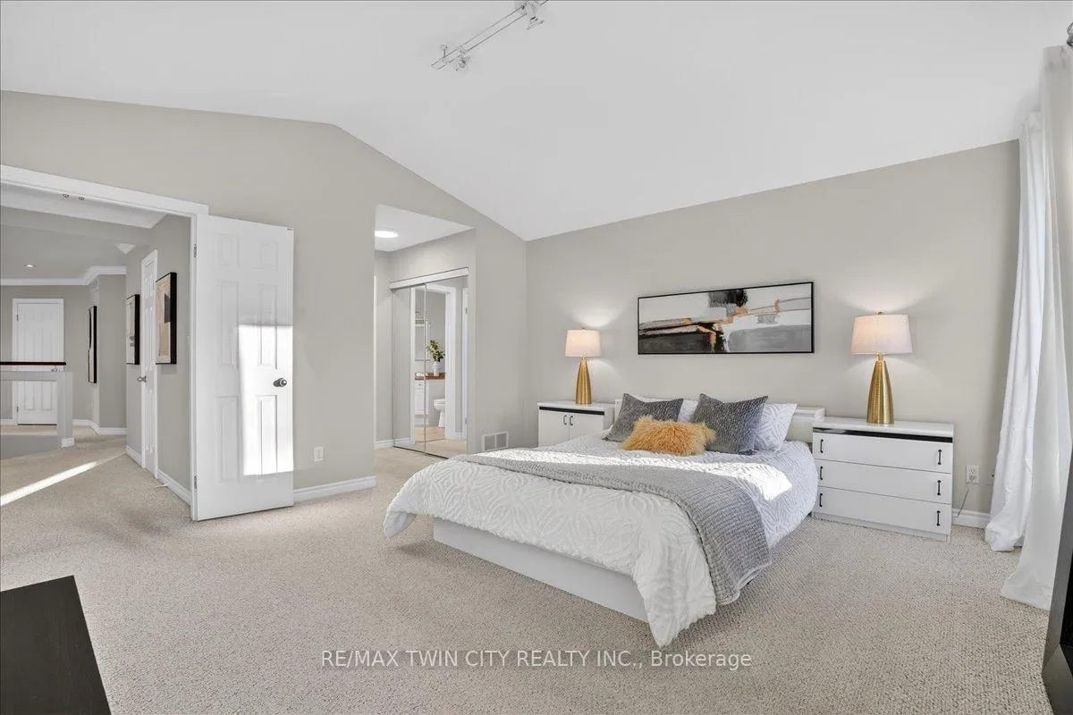 Photo 38 of 559 Chesapeake Drive, Waterloo — HOMEH