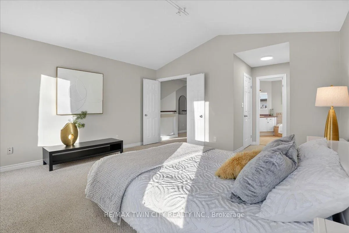 Photo 39 of 559 Chesapeake Drive, Waterloo — HOMEH