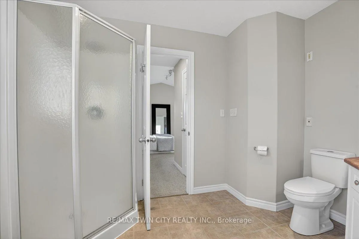Photo 42 of 559 Chesapeake Drive, Waterloo — HOMEH