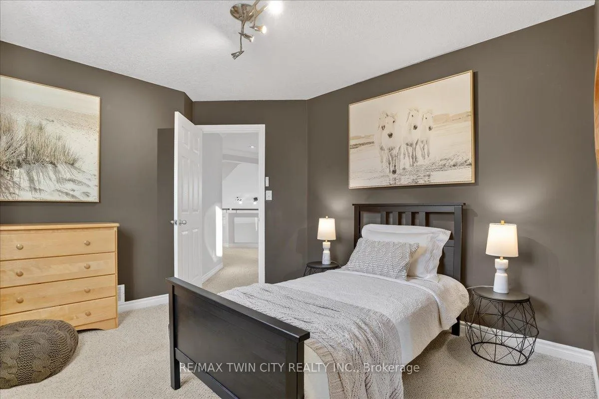 Photo 48 of 559 Chesapeake Drive, Waterloo — HOMEH