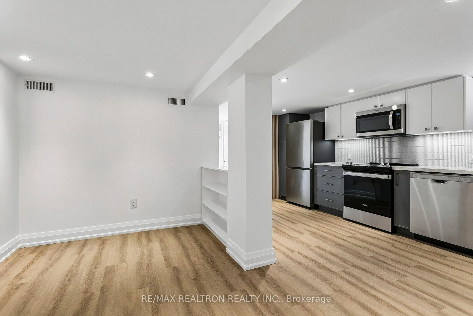 Photo 3 of Unit LOWER, 73 Lanark Avenue, Toronto, Oakwood Village — HOMEH