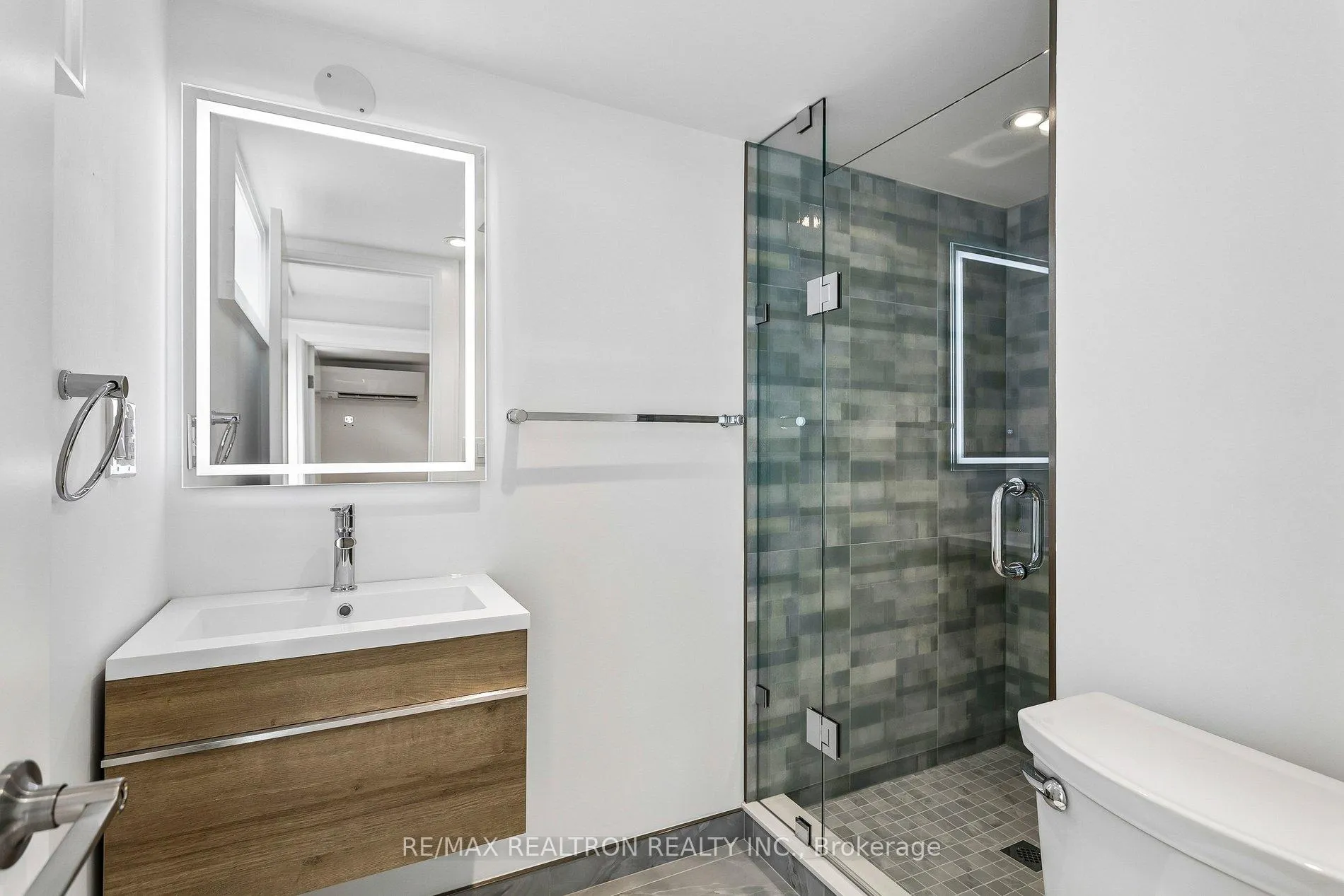 Photo 11 of Unit LOWER, 73 Lanark Avenue, Toronto, Oakwood Village — HOMEH