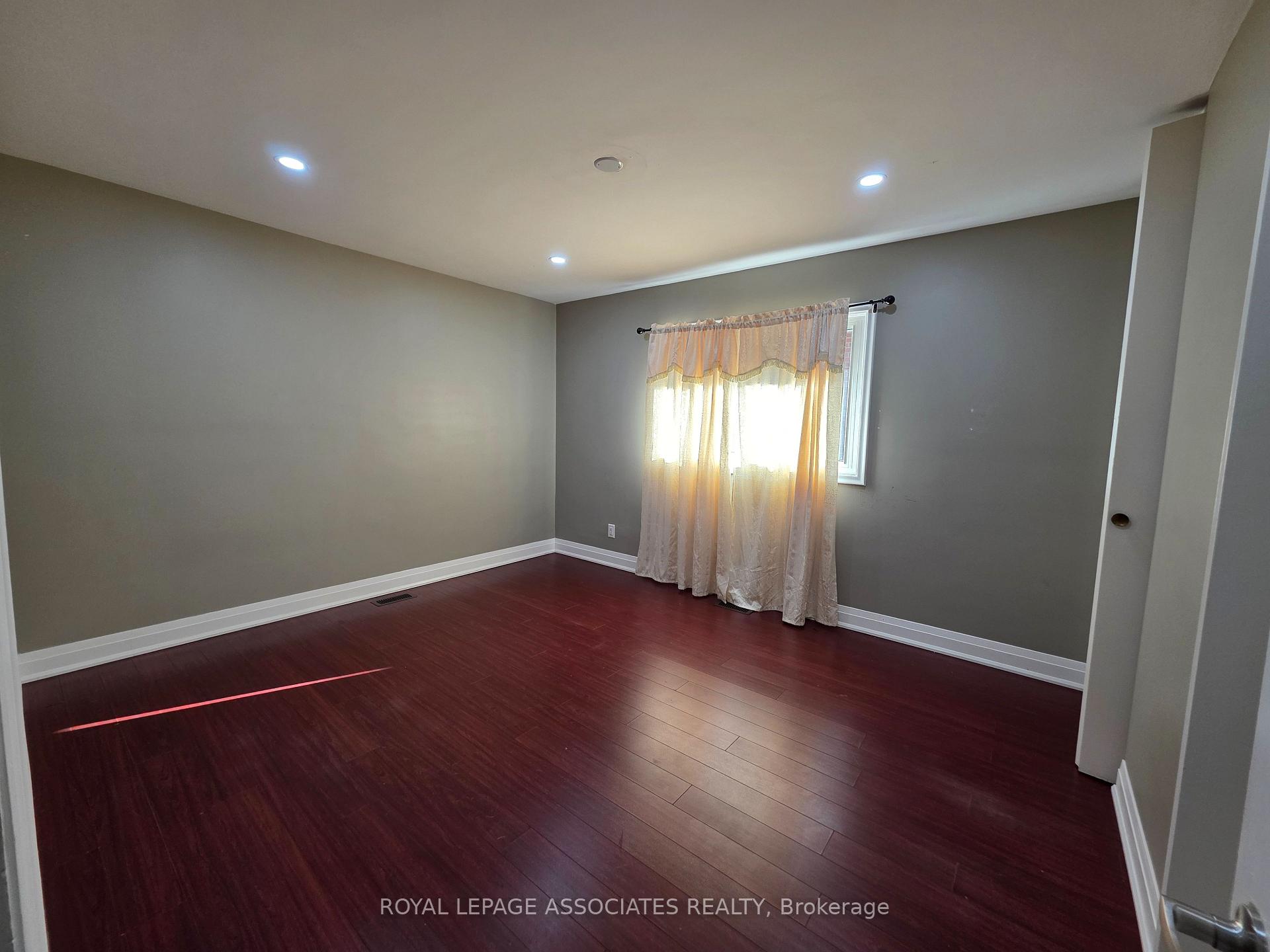 Photo 14 of 33 Kilbride Road, Scarborough, Bendale — HOMEH