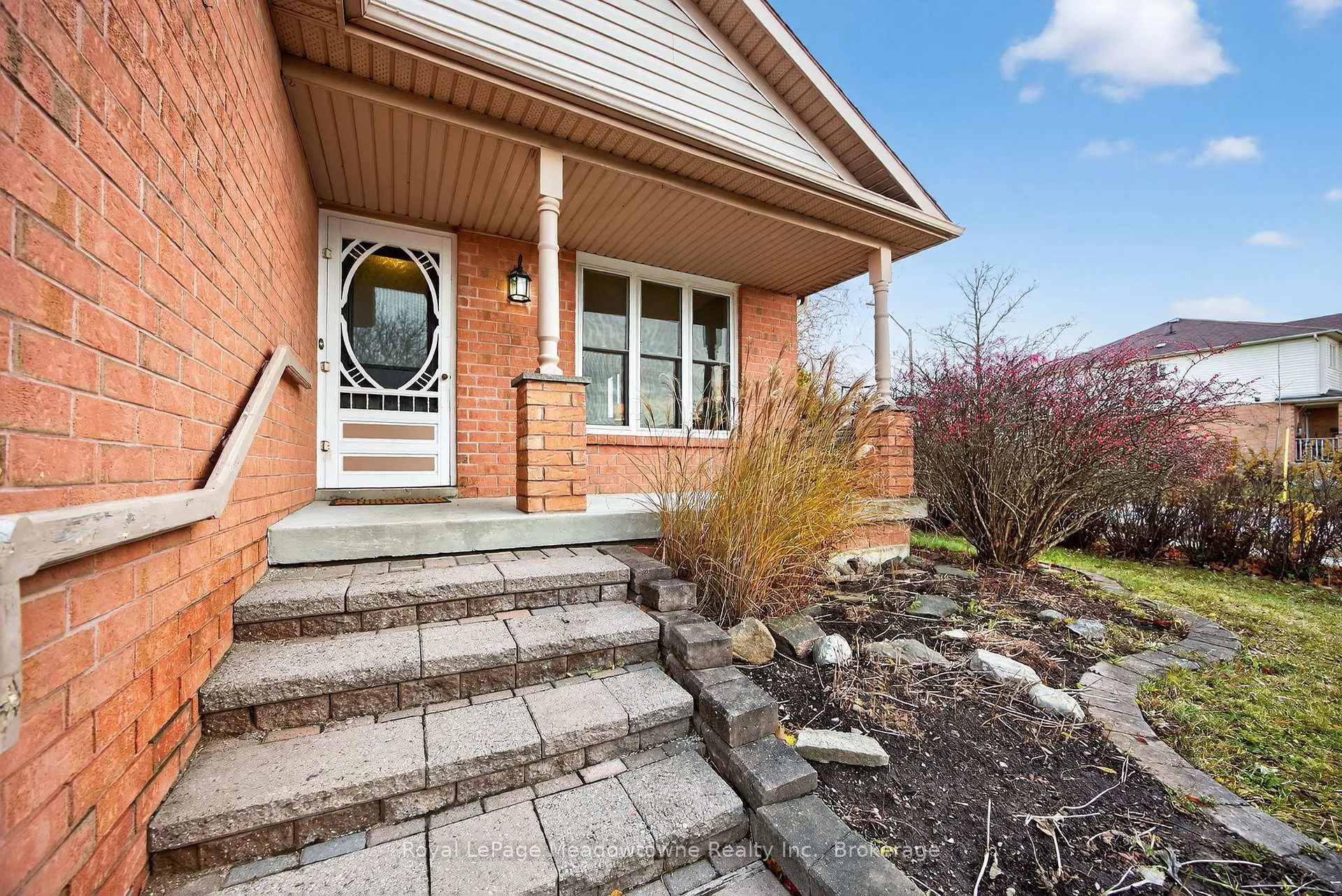 Photo 6 of 1 Draper Crescent, Barrie, Painswick North — HOMEH