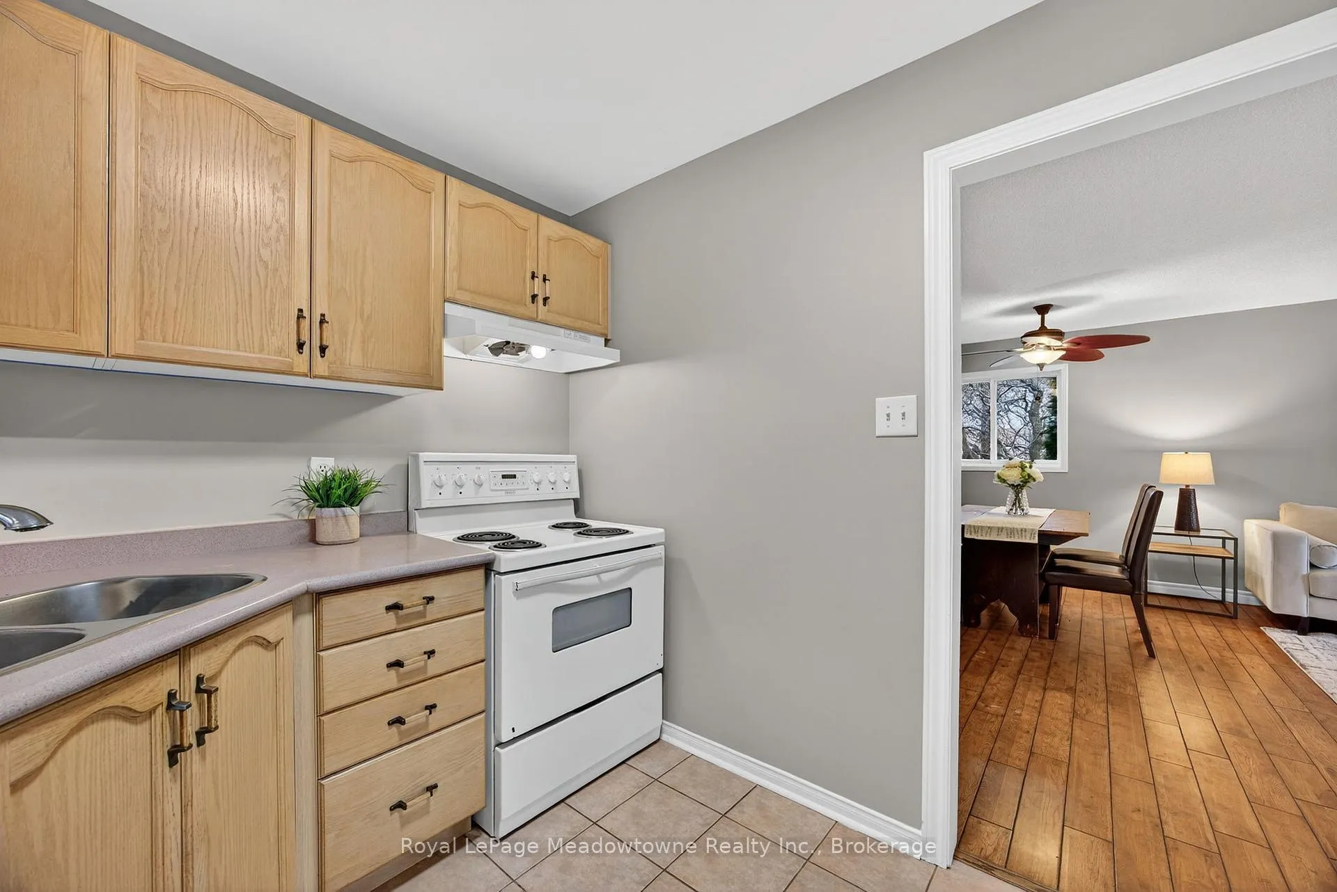 Photo 20 of 1 Draper Crescent, Barrie, Painswick North — HOMEH