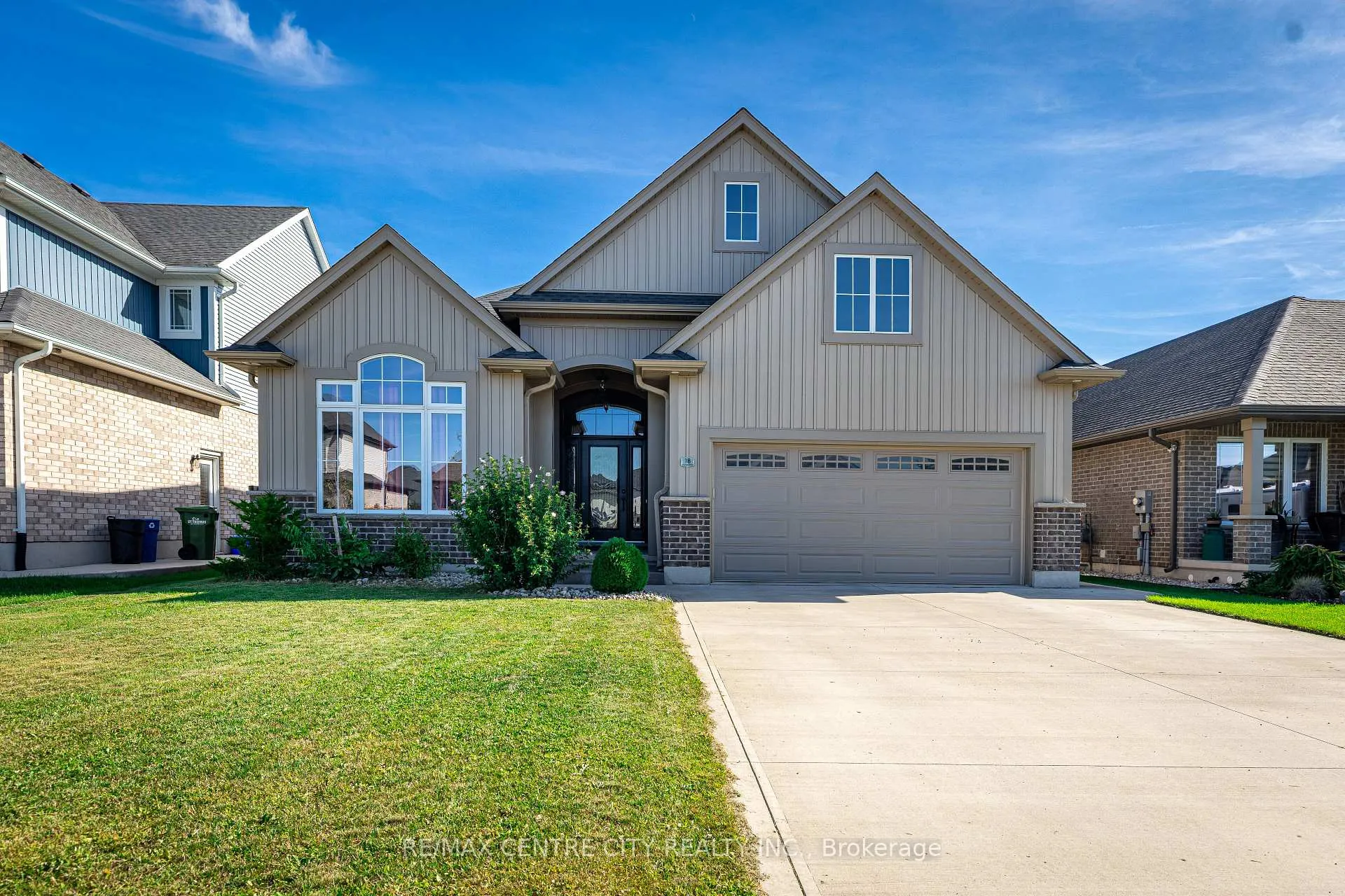 Photo 1 of 18 Muirfield Drive, St. Thomas — HOMEH