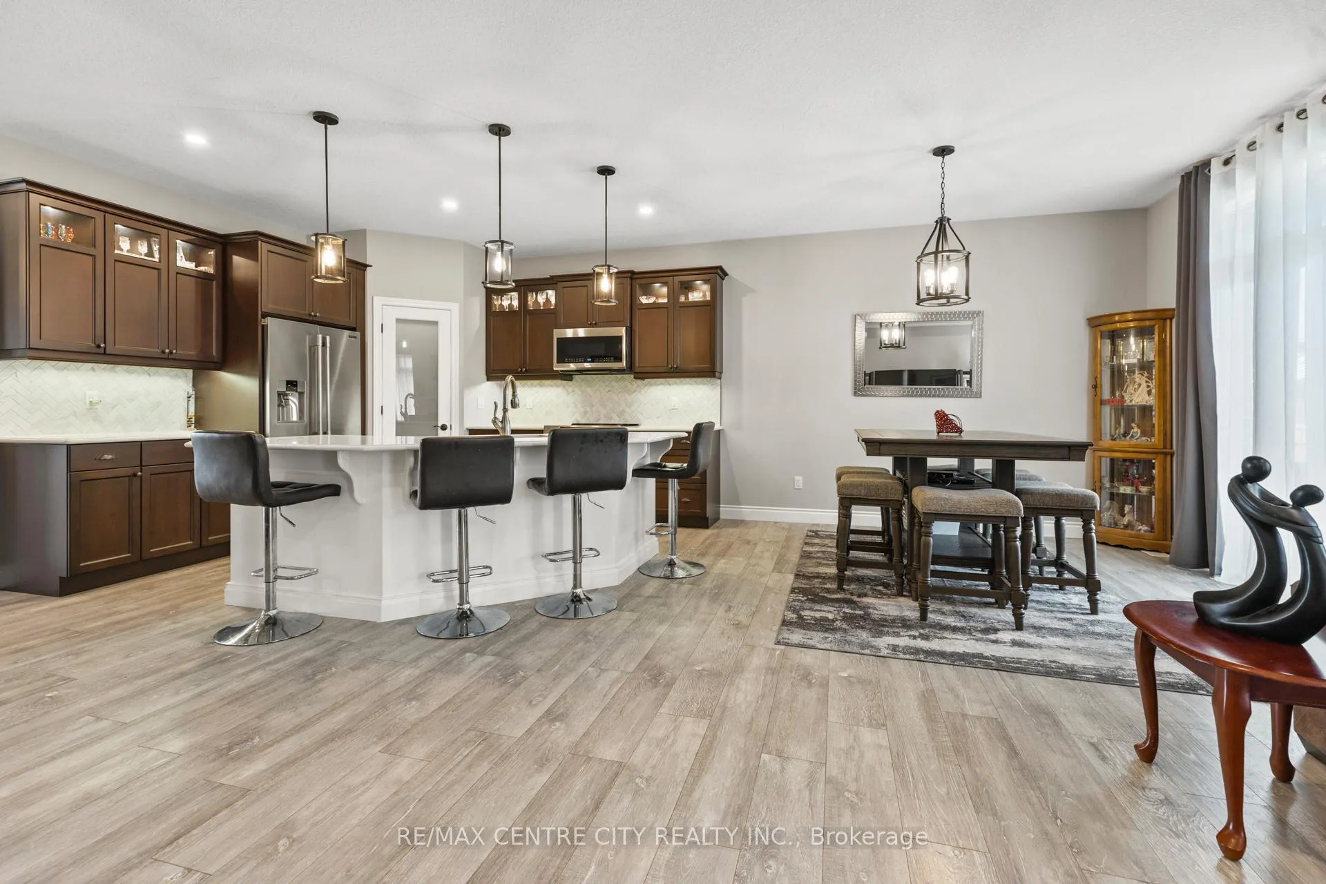 Photo 8 of 18 Muirfield Drive, St. Thomas — HOMEH