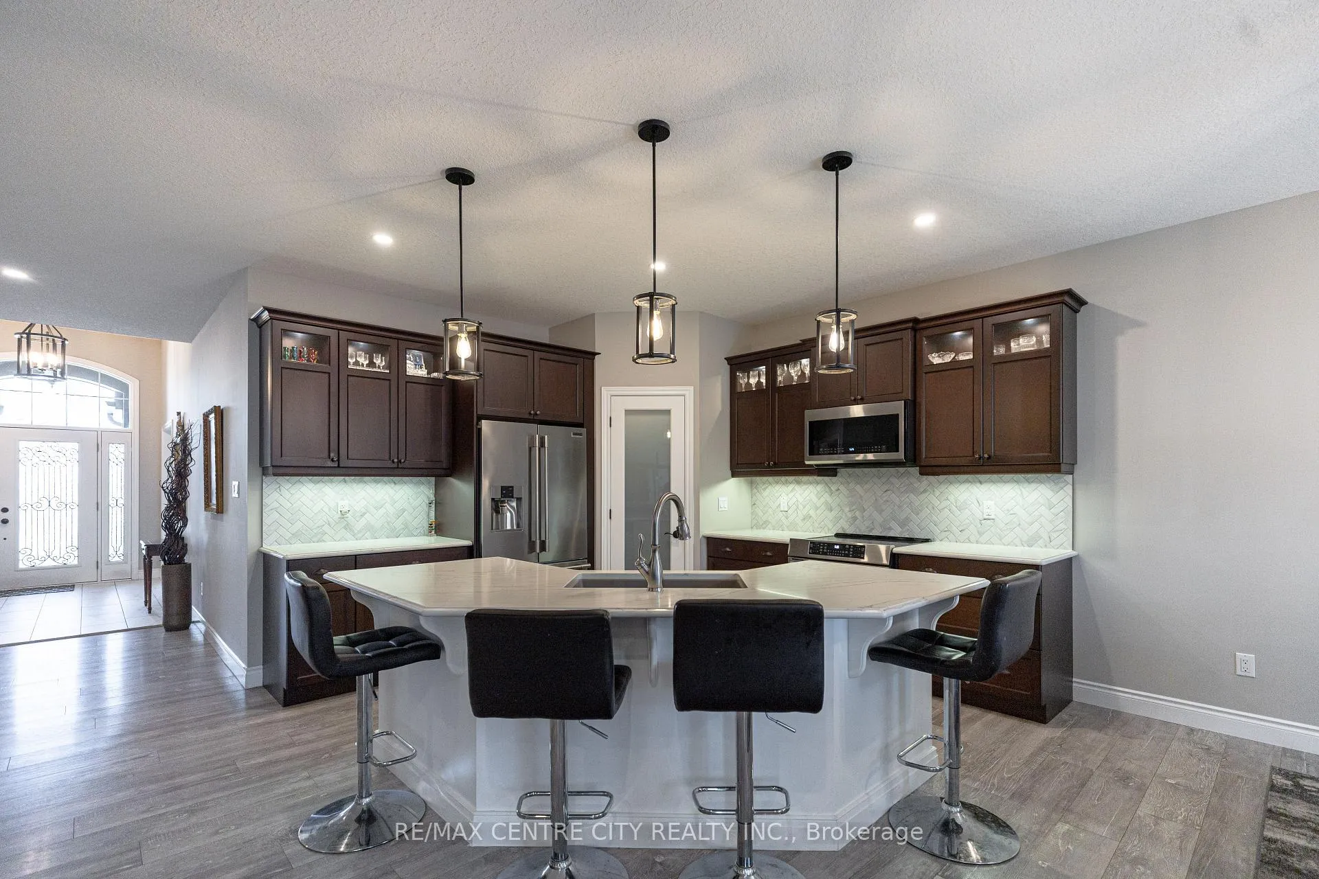 Photo 9 of 18 Muirfield Drive, St. Thomas — HOMEH