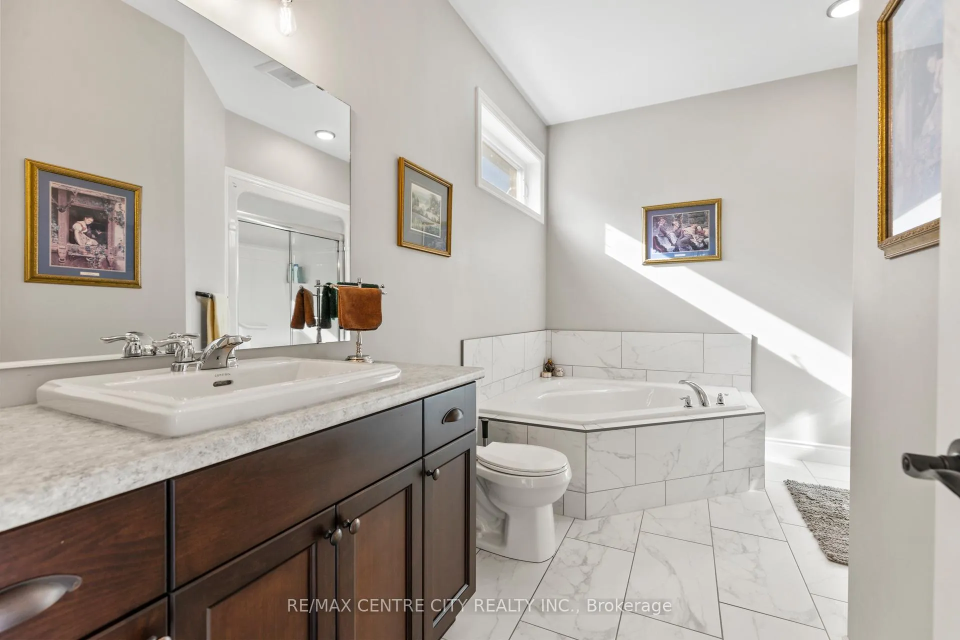 Photo 14 of 18 Muirfield Drive, St. Thomas — HOMEH