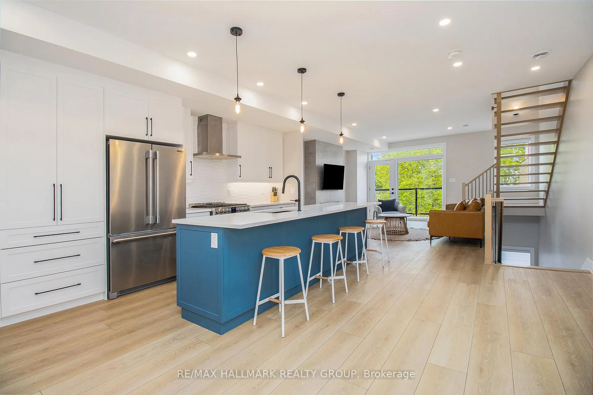 Photo 3 of Unit A, 72 Armstrong Street, Ottawa, Hintonburg — HOMEH