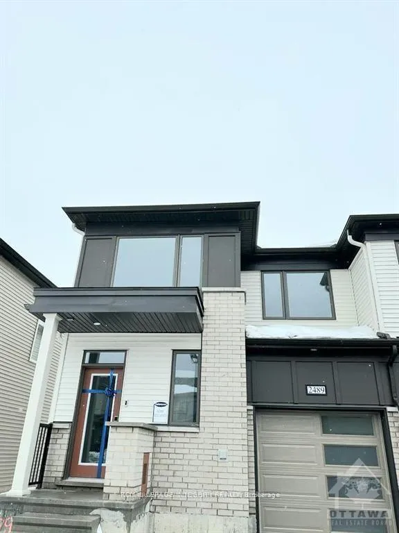 Front of 2489 Watercolours Way