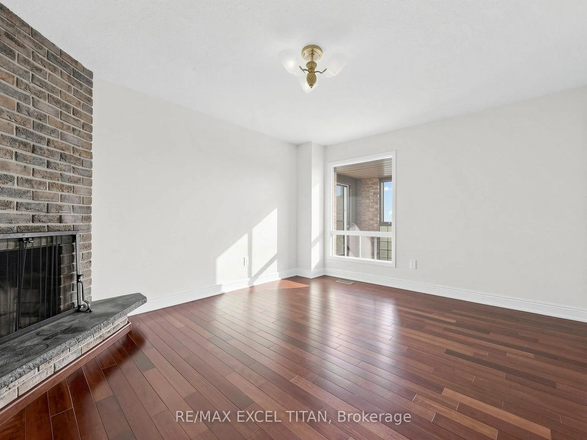 Photo 7 of 198 Risebrough Circuit, Markham, Milliken Mills West — HOMEH