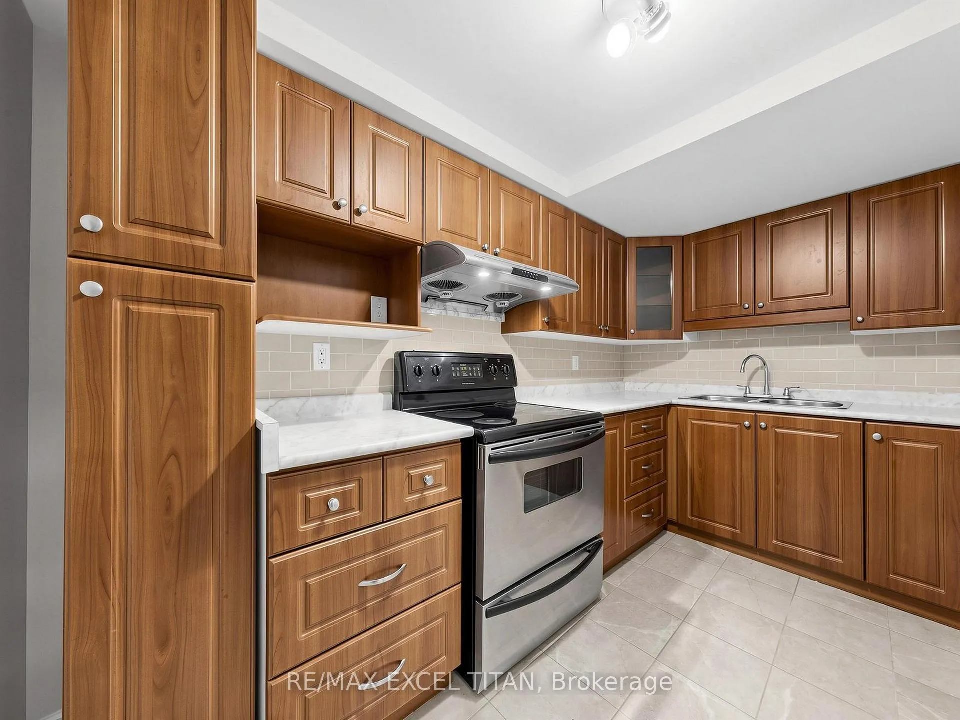 Photo 27 of 198 Risebrough Circuit, Markham, Milliken Mills West — HOMEH