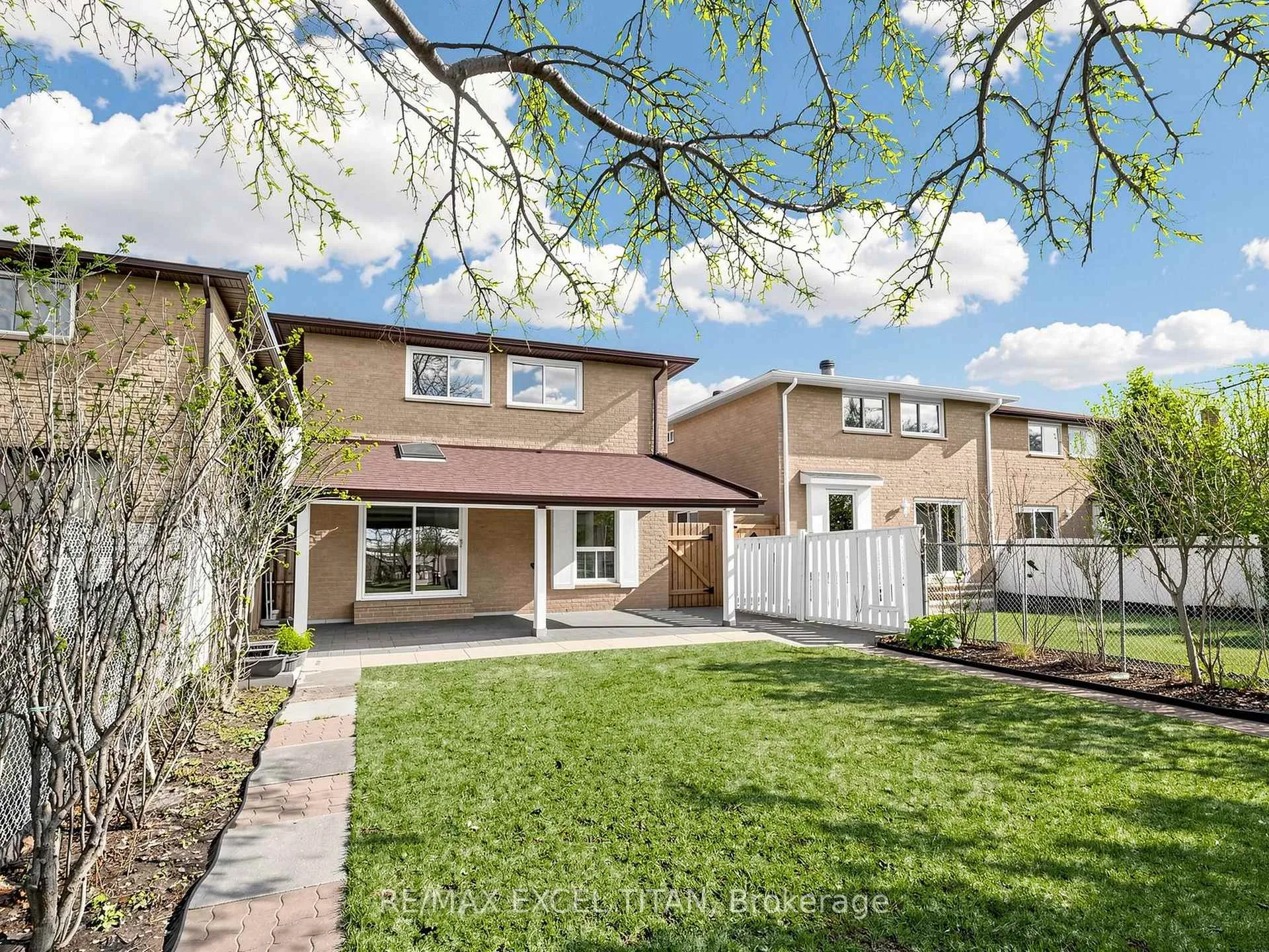 Photo 35 of 198 Risebrough Circuit, Markham, Milliken Mills West — HOMEH