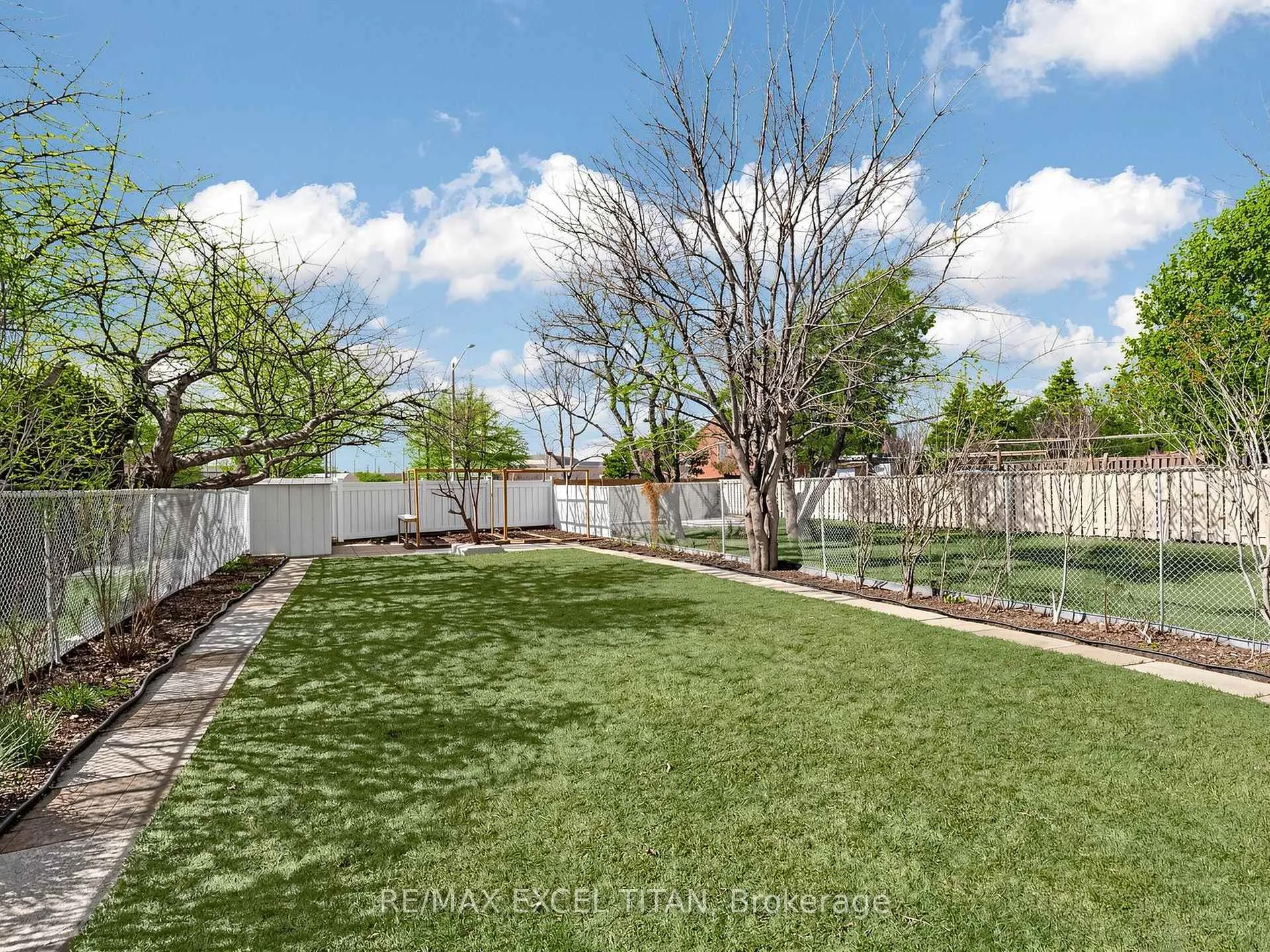 Photo 36 of 198 Risebrough Circuit, Markham, Milliken Mills West — HOMEH