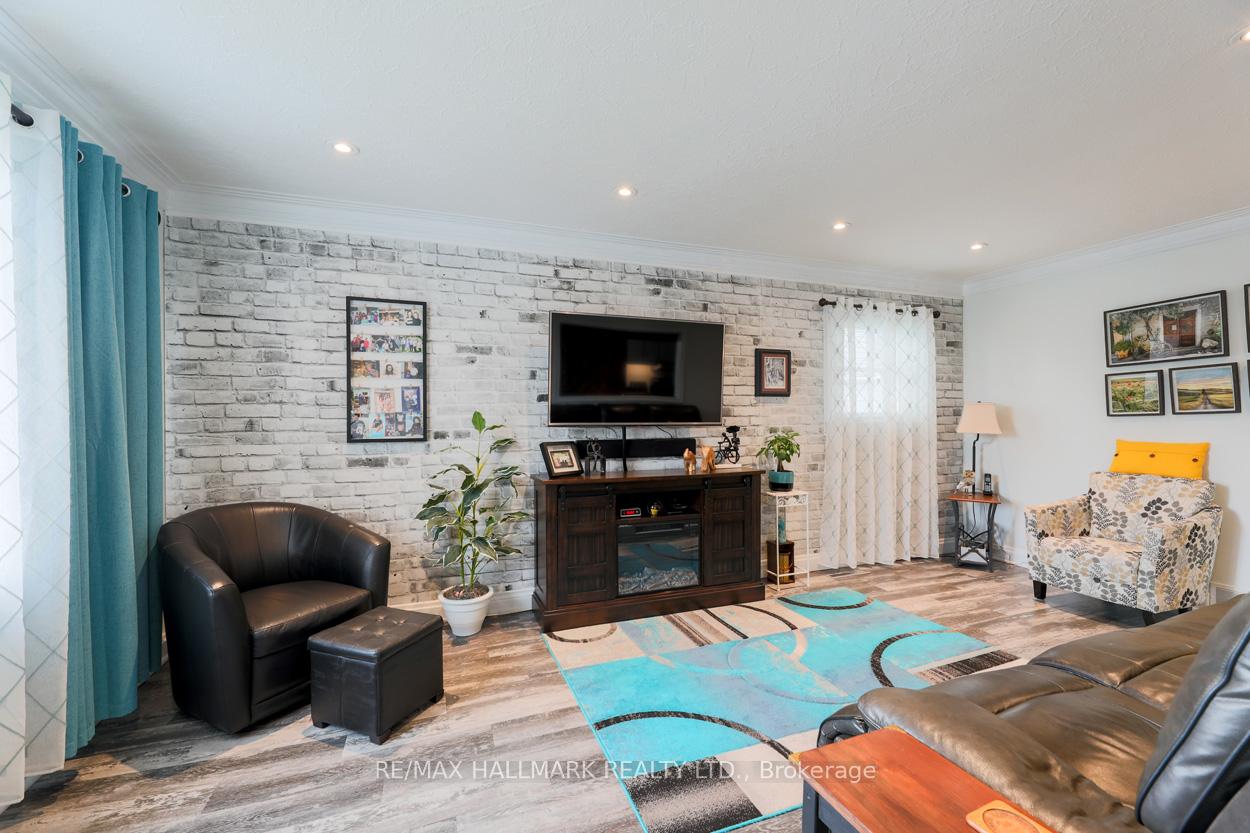 Photo 3 of 8 Vanbrugh Avenue, Scarborough, Birchcliffe-Cliffside — HOMEH