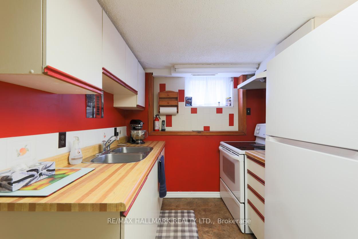 Photo 12 of 8 Vanbrugh Avenue, Scarborough, Birchcliffe-Cliffside — HOMEH