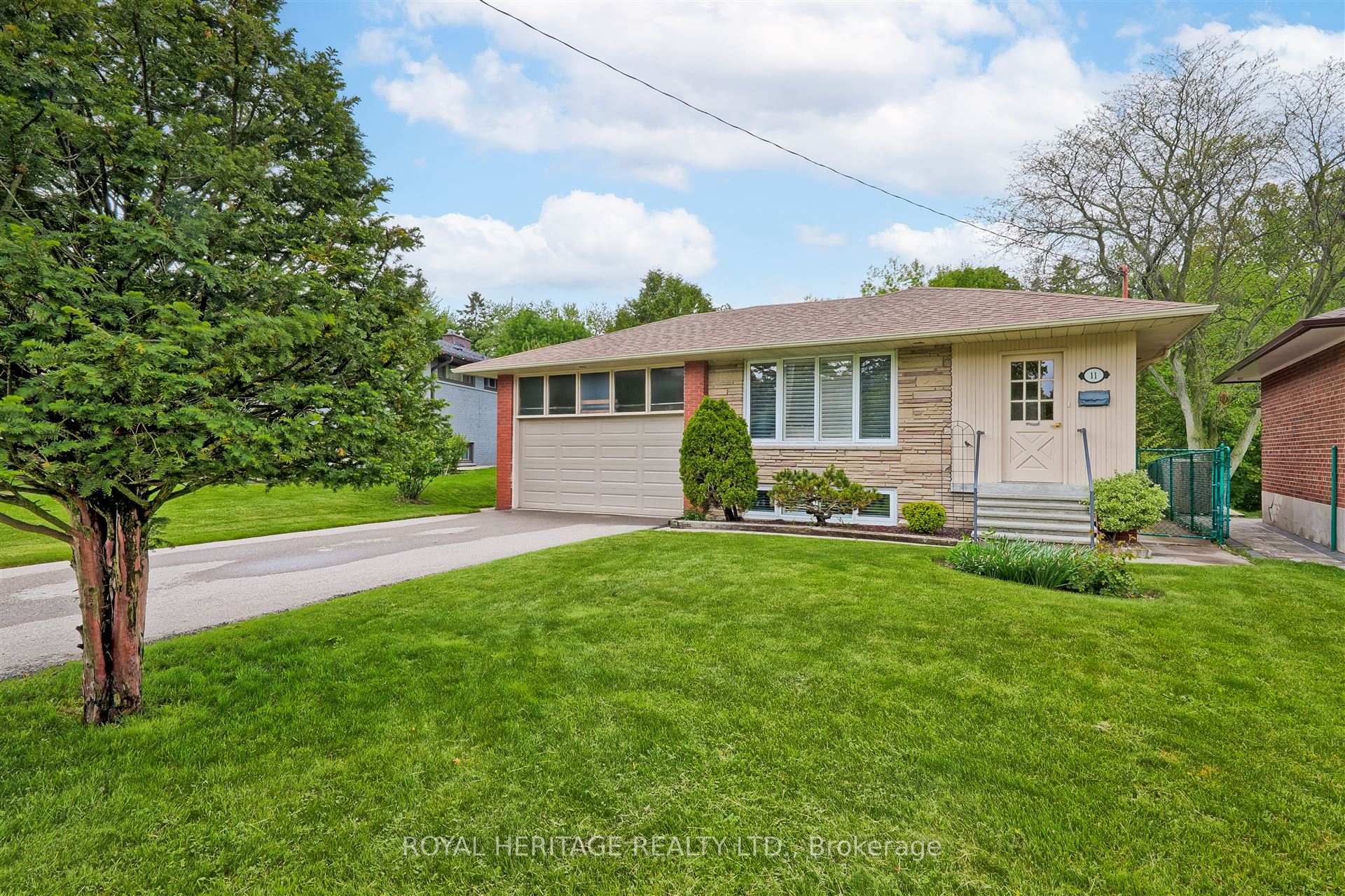 Photo 1 of 11 Alpaca Drive, Scarborough, Woburn — HOMEH