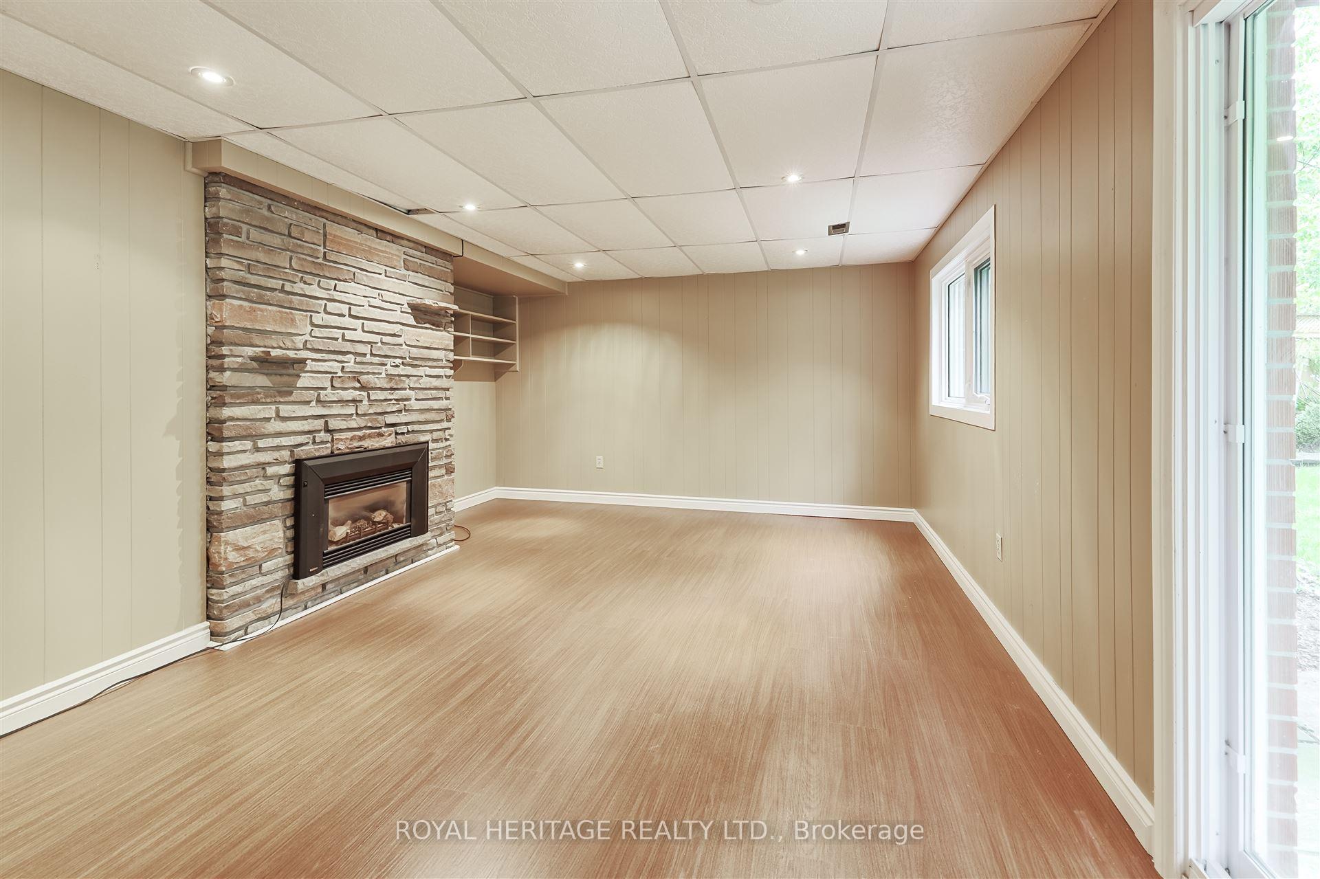 Photo 14 of 11 Alpaca Drive, Scarborough, Woburn — HOMEH