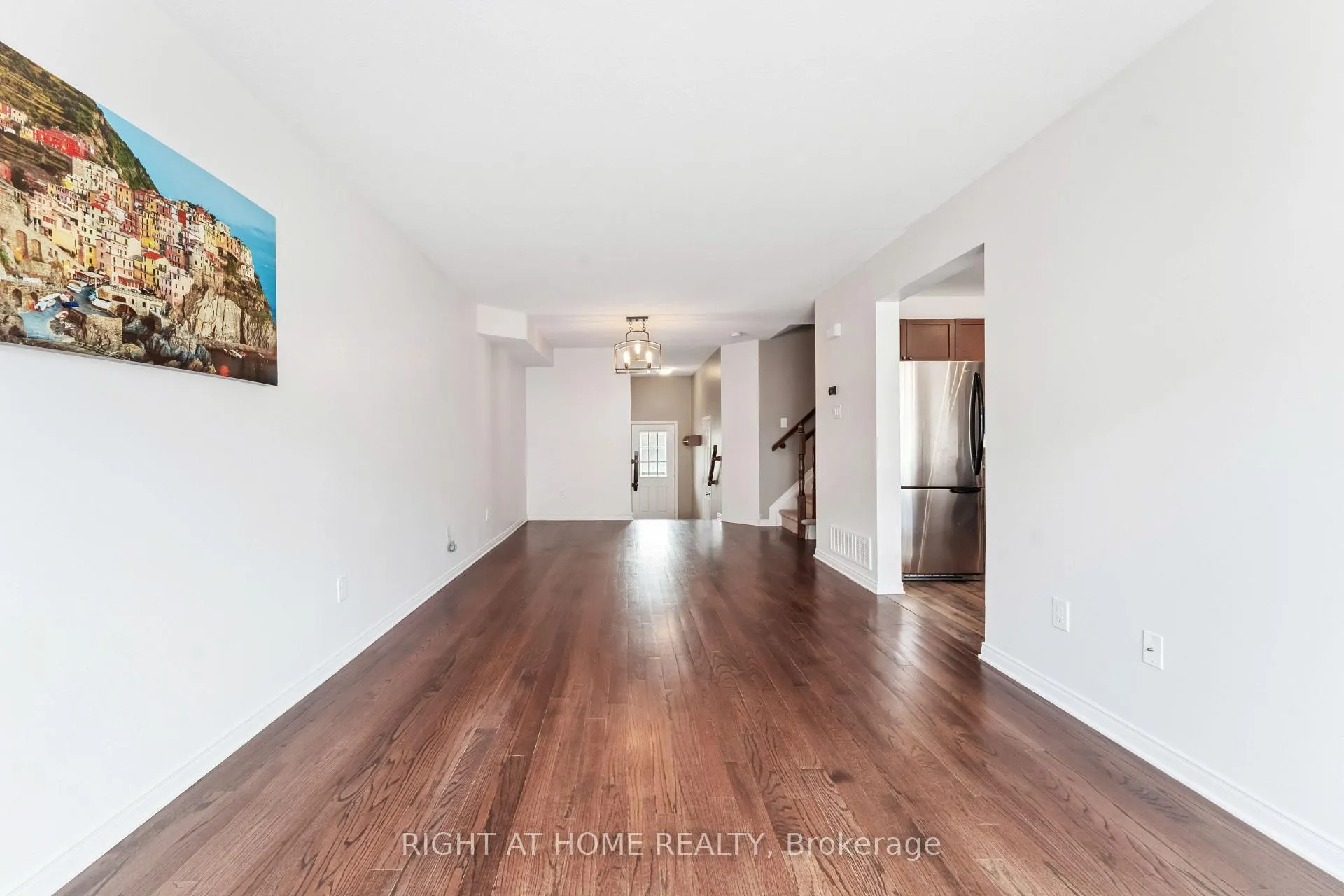 Photo 3 of 142 Lokoya Street, Ottawa, Kanata - Emerald Meadows/Trailwest — HOMEH