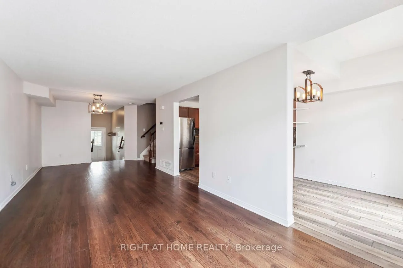 Photo 4 of 142 Lokoya Street, Ottawa, Kanata - Emerald Meadows/Trailwest — HOMEH
