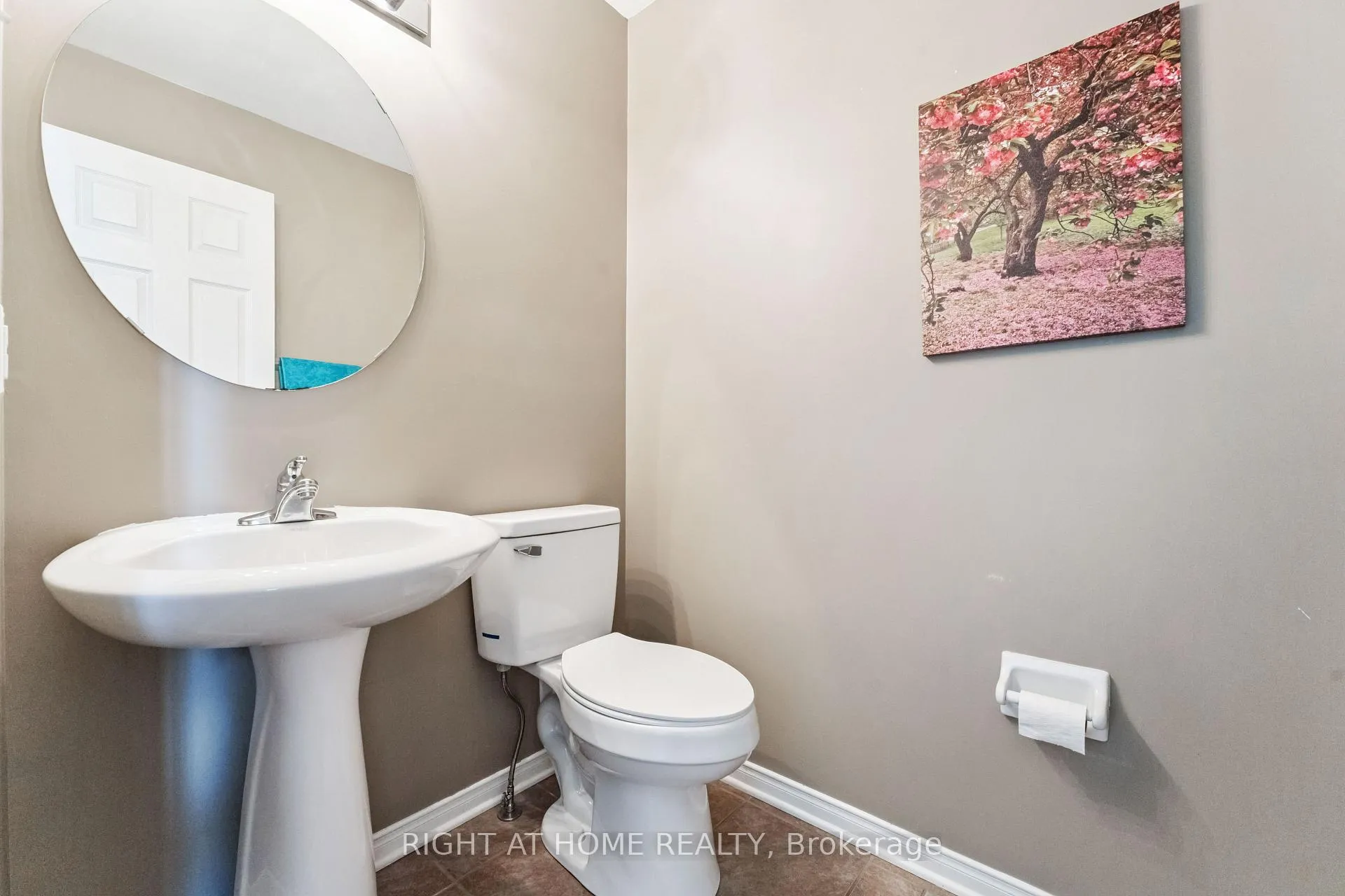 Photo 11 of 142 Lokoya Street, Ottawa, Kanata - Emerald Meadows/Trailwest — HOMEH