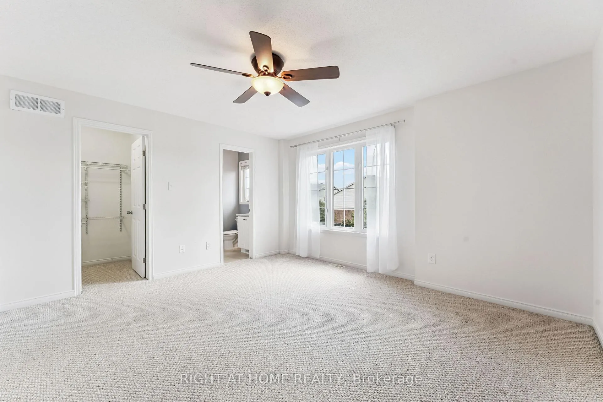 Photo 13 of 142 Lokoya Street, Ottawa, Kanata - Emerald Meadows/Trailwest — HOMEH