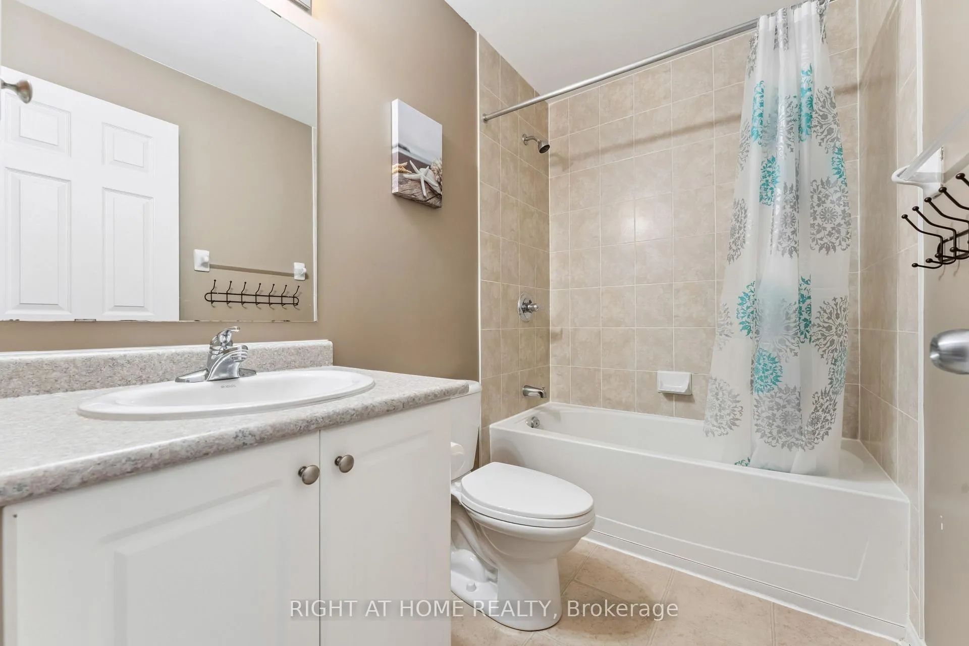 Photo 25 of 142 Lokoya Street, Ottawa, Kanata - Emerald Meadows/Trailwest — HOMEH