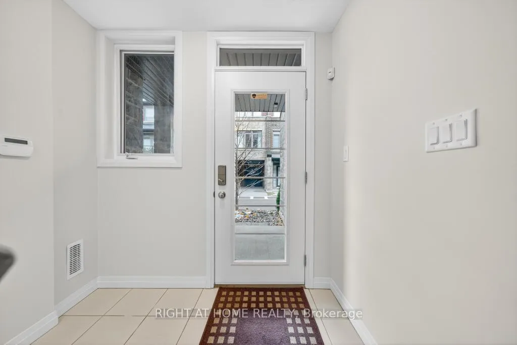 Photo 2 of Unit 100, 30 Times Square Boulevard, Hamilton, Stoney Creek Mountain — HOMEH