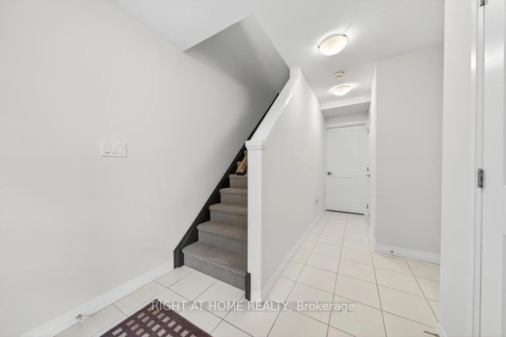 Photo 4 of Unit 100, 30 Times Square Boulevard, Hamilton, Stoney Creek Mountain — HOMEH