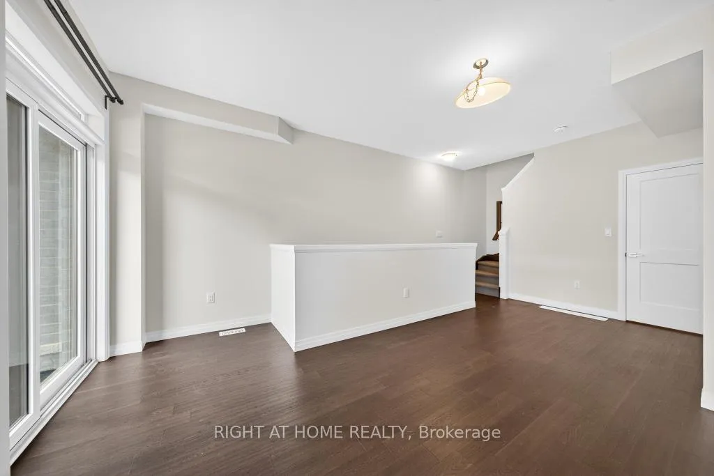 Photo 10 of Unit 100, 30 Times Square Boulevard, Hamilton, Stoney Creek Mountain — HOMEH
