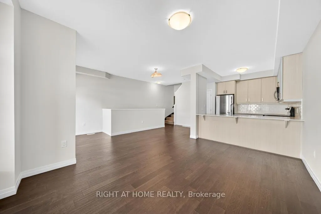 Photo 13 of Unit 100, 30 Times Square Boulevard, Hamilton, Stoney Creek Mountain — HOMEH
