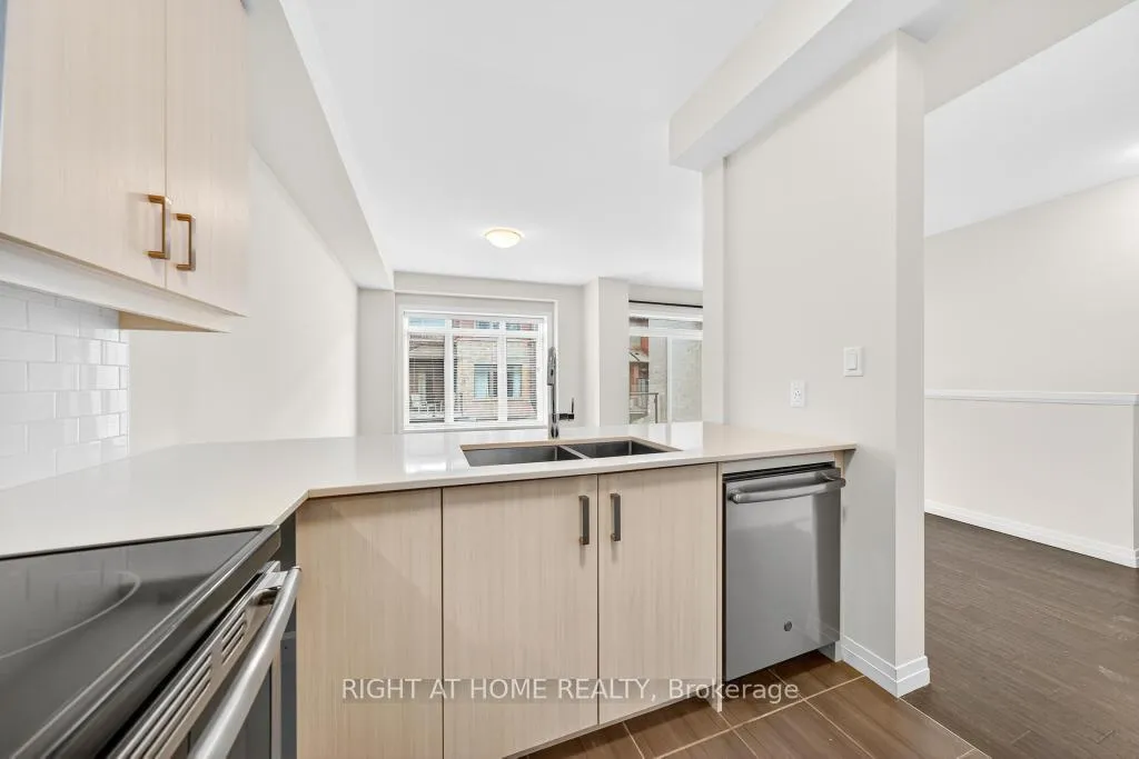Photo 23 of Unit 100, 30 Times Square Boulevard, Hamilton, Stoney Creek Mountain — HOMEH