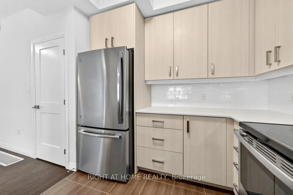 Photo 24 of Unit 100, 30 Times Square Boulevard, Hamilton, Stoney Creek Mountain — HOMEH