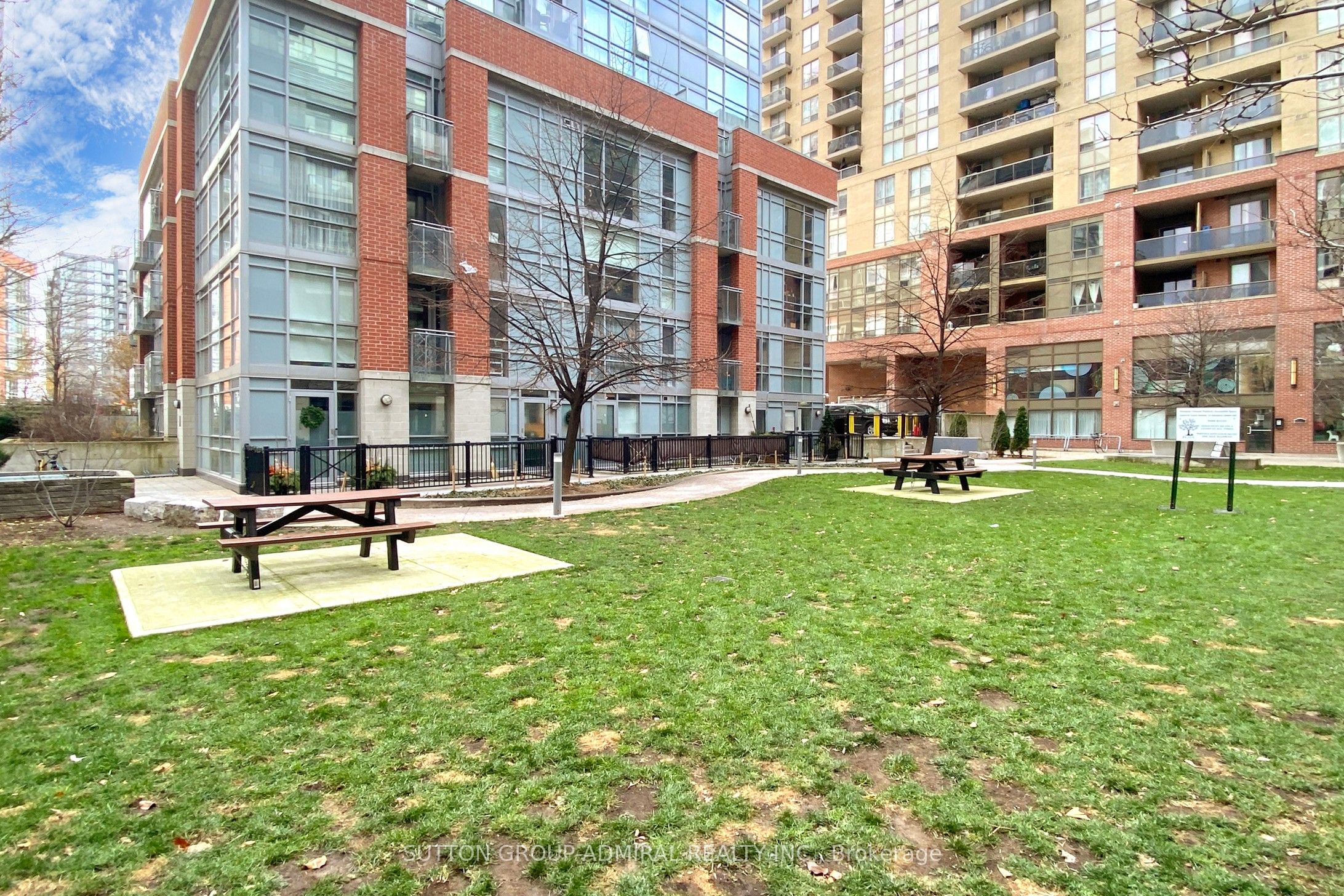 Photo 75 of Unit 840, 68 Abell Street, Toronto, Little Portugal — HOMEH
